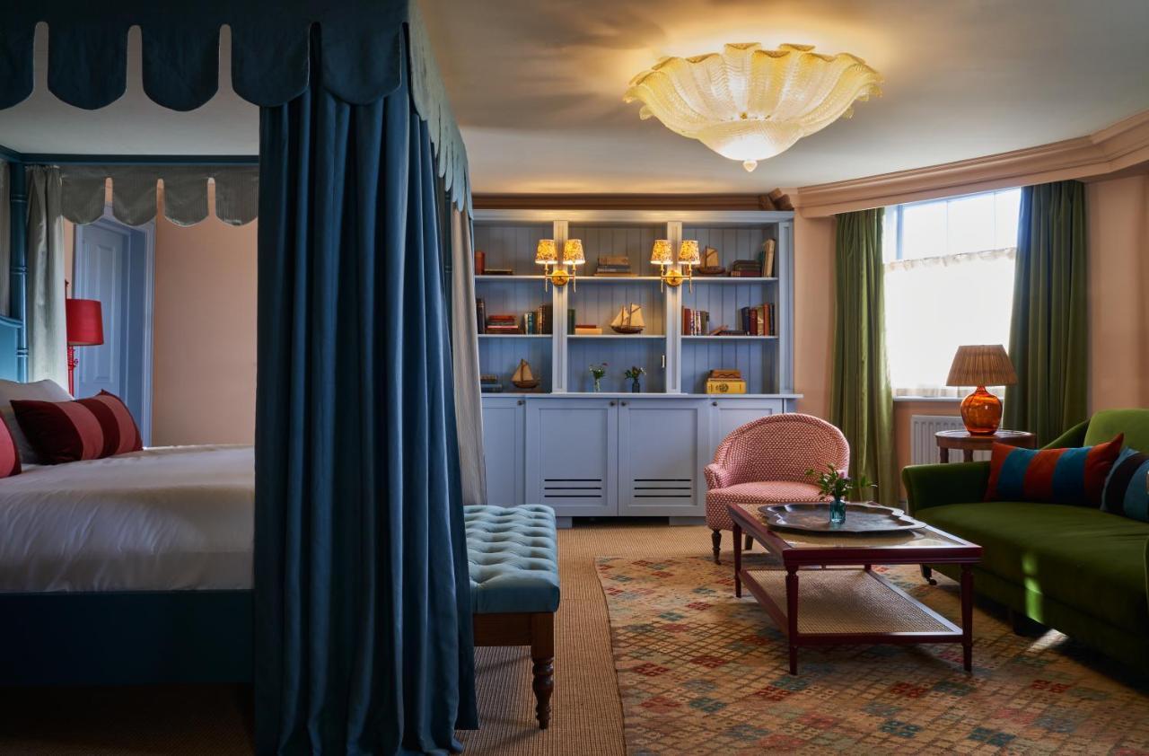 The Mitre, Hampton Court 5*