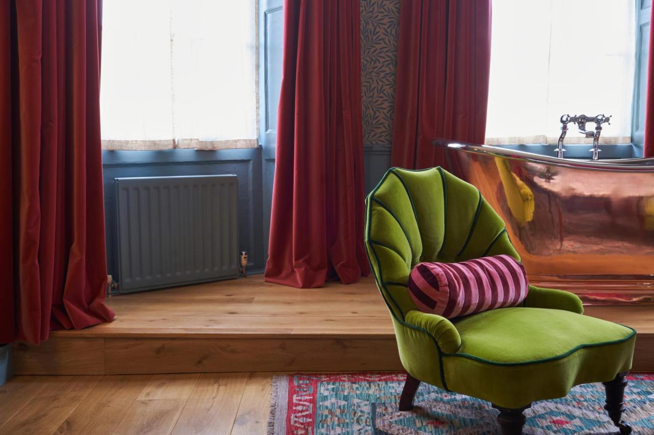 Отель The Mitre, Hampton Court 5*