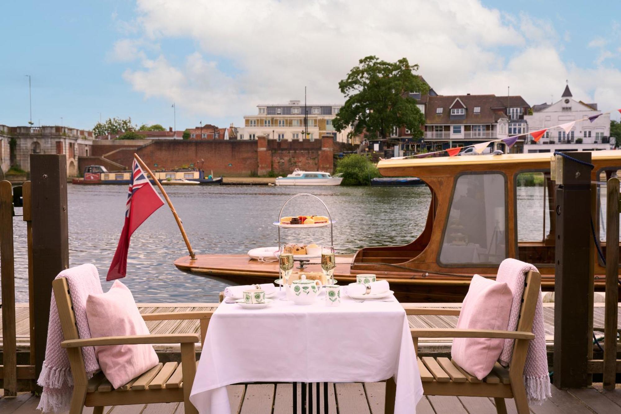 The Mitre, Hampton Court 5*